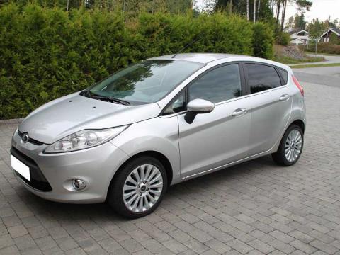 Ford FIESTA Gris