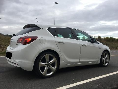 Opel ASTRA 1.9 TDI SLINE Blanc