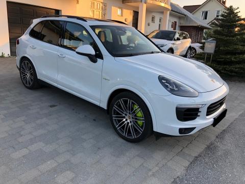 Porsche Cayenne  Porsche  Cayenne  4x4 Belle voiture KM..99500 Blanc