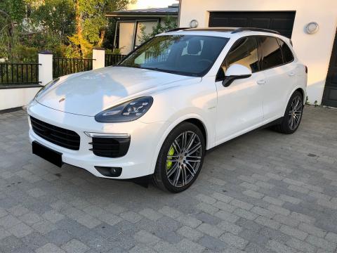 Porsche Cayenne  Porsche Cayenne KM..112000 année 2012 Blanc