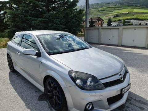 Opel Astra  H 2.0TH GTC Gris