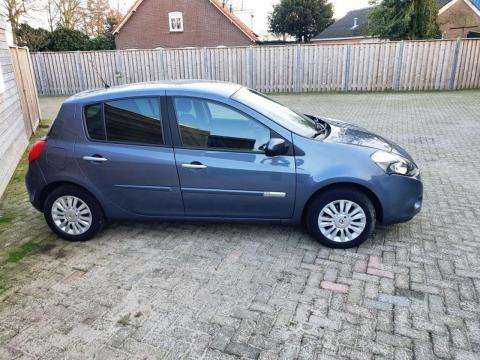 Renault clio Bleu