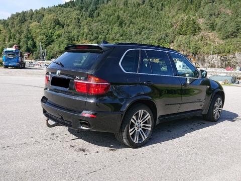 BMW X5 BMW X5 bien et cool Etat  Noire