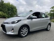 Toyota YARIS 1.5 HYBRID Argent