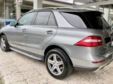 Mercedes-Benz ML Bleu