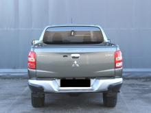 Mitsubishi L200 Gris