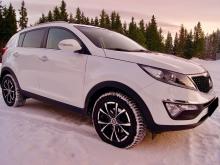 Kia ( Kia Sportage 1,6 WorldCup Blanc diesel)  ( Kia Sportage 1,6 WorldCup Blanc diesel)  Blanc