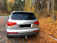 Audi Q7 Audi Q7 Q7 3.0-232 D 2007.....4000CHF Gris