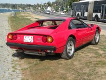 Ferrari 308 GTB quatrovalve quatrovalve Rouge