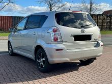 Toyota Corolla Verso 2.2-l-D-4D Gris